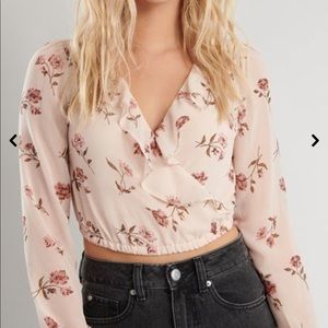 ✨ 3 FOR $25 ✨ Ruffle wrap blouse
